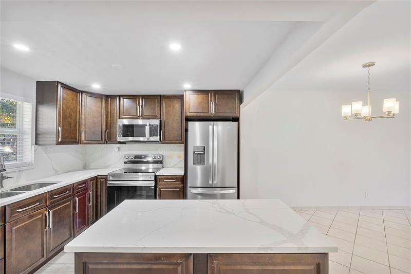 Image 7 of 27 For 8340 Sands Point Blvd  103 P