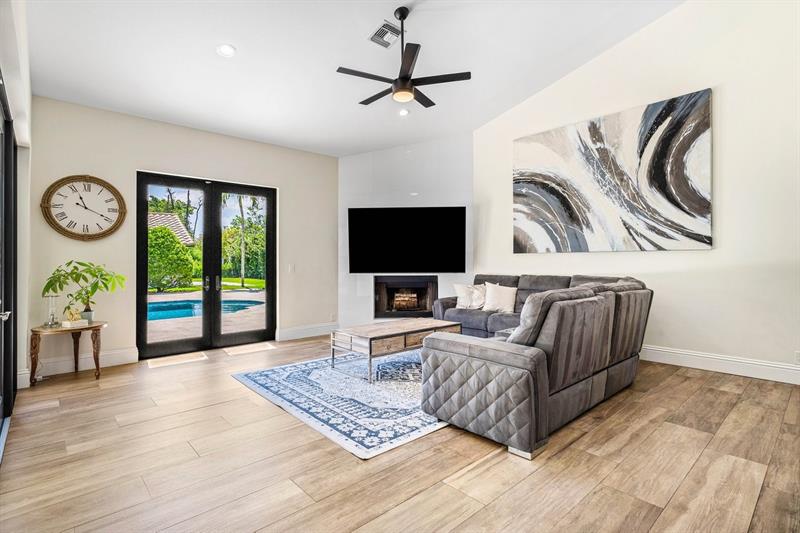 Image 20 of 69 For 6672 63rd Way