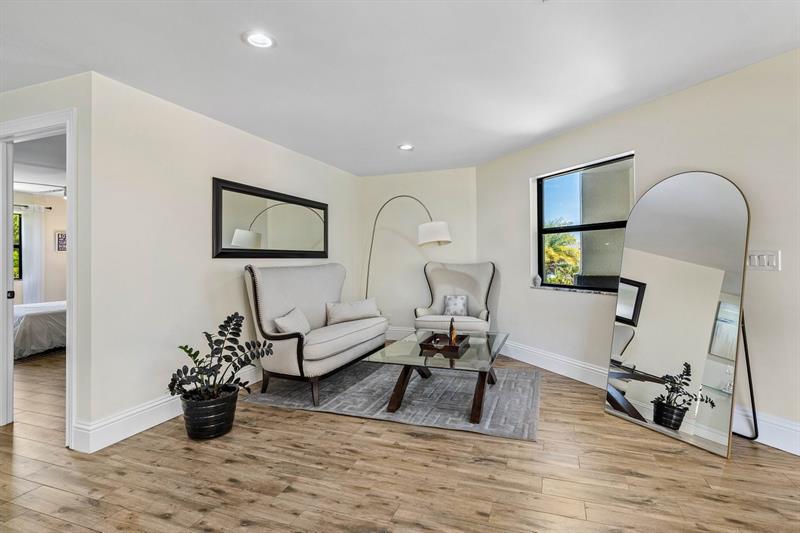 Image 21 of 69 For 6672 63rd Way