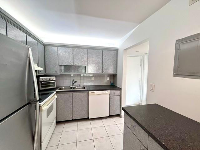 Image 11 of 26 For 9355 8th St  320