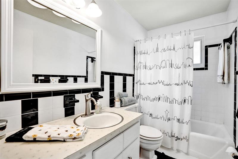 Image 35 of 50 For 2761 12th St