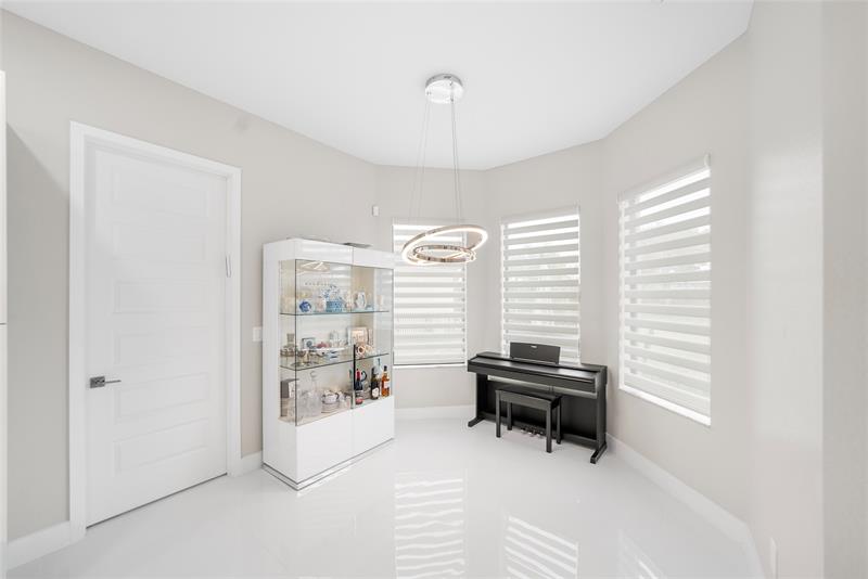 Image 15 of 98 For 10777 Oceano Way