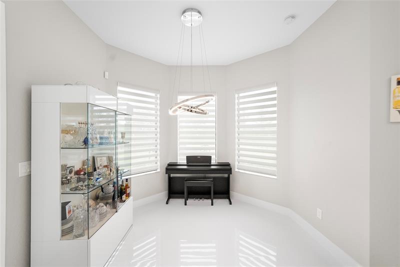 Image 16 of 98 For 10777 Oceano Way