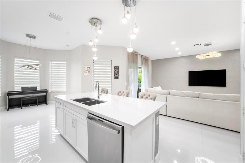 Image 23 of 98 For 10777 Oceano Way