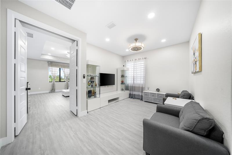 Image 26 of 98 For 10777 Oceano Way