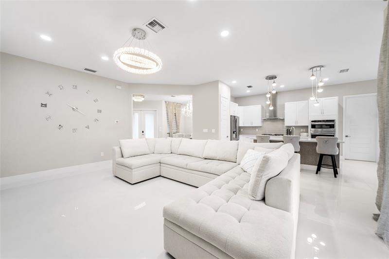 Image 7 of 98 For 10777 Oceano Way