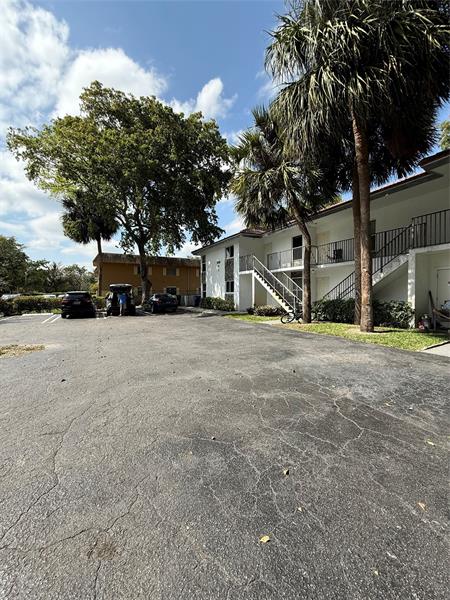 Details for 10207 35th St, Coral Springs, FL 33065