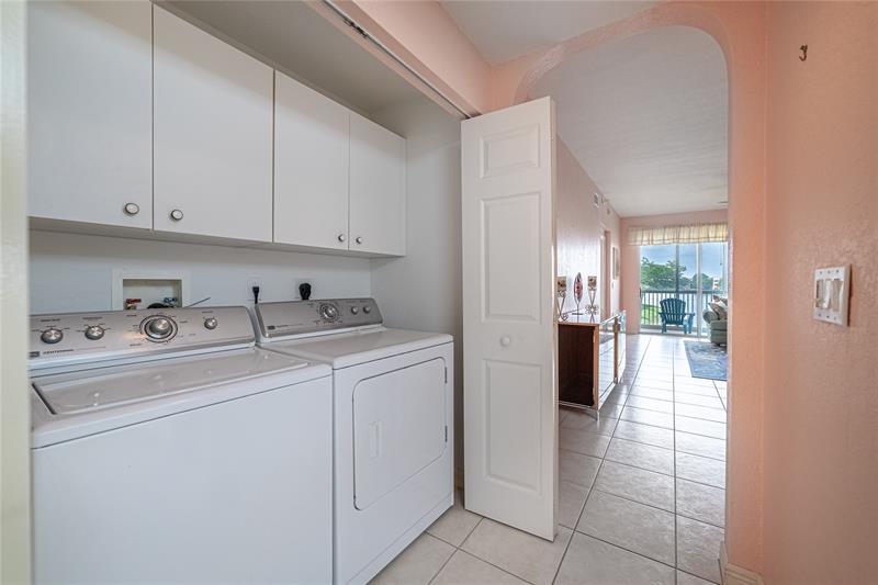 Image 13 of 39 For 7739 Southampton Ter  202