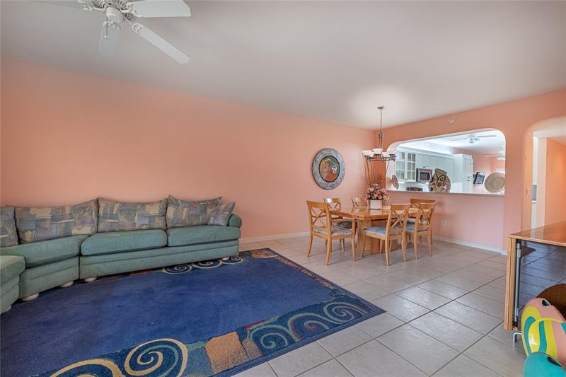 Image 17 of 39 For 7739 Southampton Ter  202