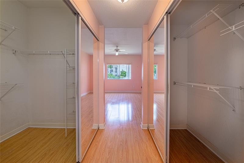 Image 22 of 39 For 7739 Southampton Ter  202