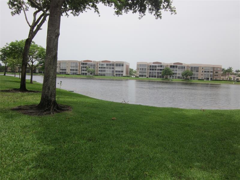 Image 24 of 39 For 7739 Southampton Ter  202