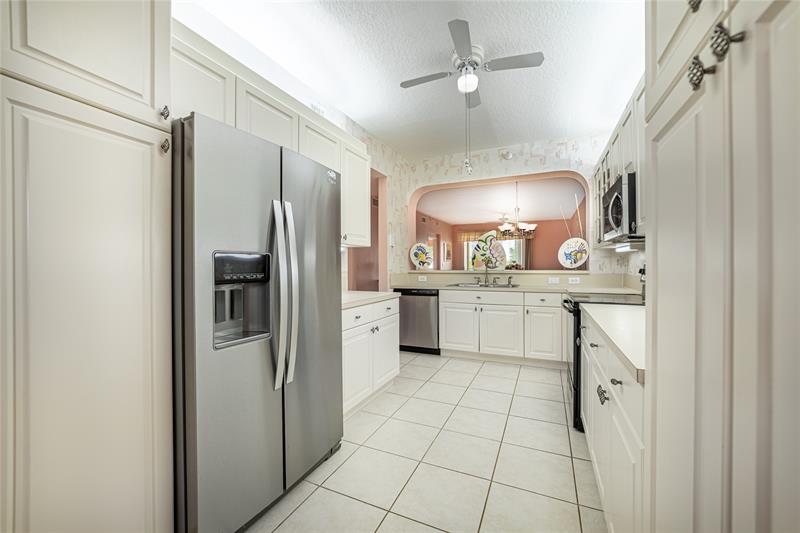 Image 6 of 39 For 7739 Southampton Ter  202