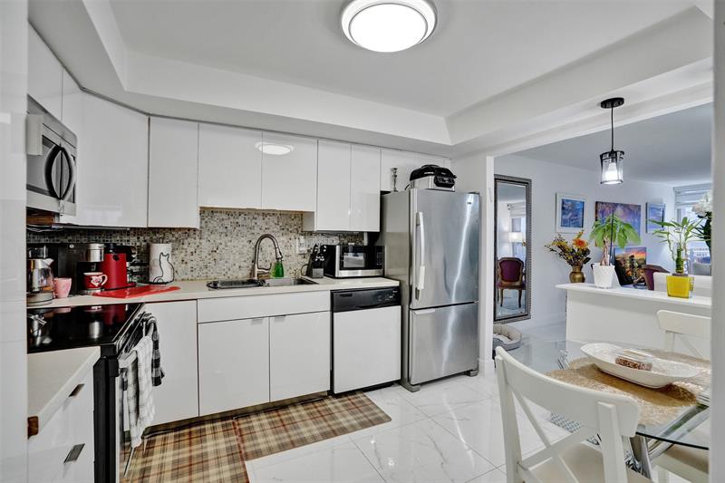 Image 11 of 34 For 18041 Biscayne Blvd 503