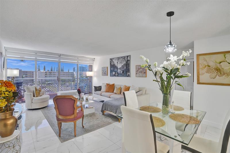 Image 14 of 34 For 18041 Biscayne Blvd 503