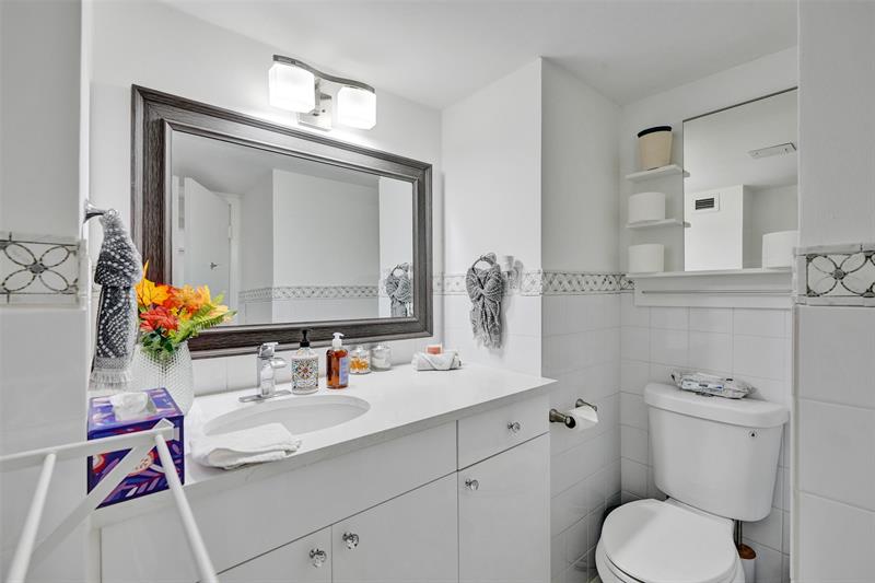 Image 23 of 34 For 18041 Biscayne Blvd 503