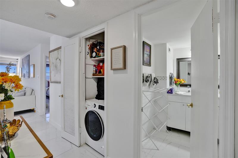 Image 6 of 34 For 18041 Biscayne Blvd 503