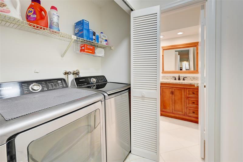 Image 19 of 24 For 6079 Glendale Dr  6079
