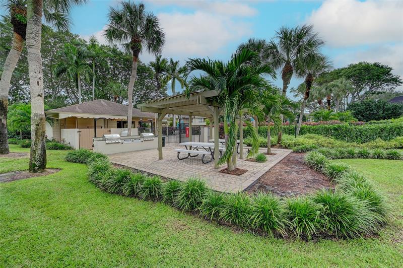 Image 23 of 24 For 6079 Glendale Dr  6079