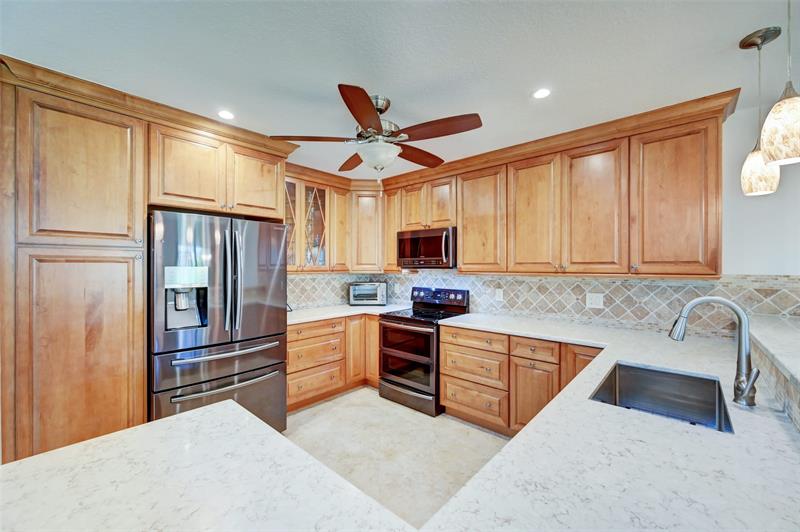 Image 4 of 24 For 6079 Glendale Dr  6079