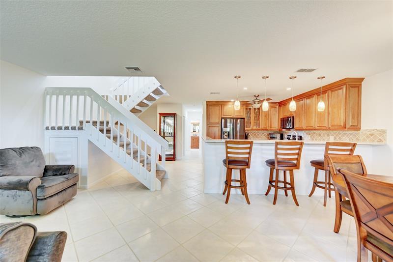 Image 7 of 24 For 6079 Glendale Dr  6079