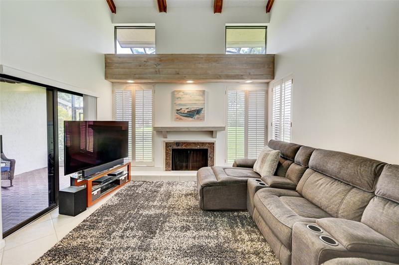 Image 9 of 24 For 6079 Glendale Dr  6079