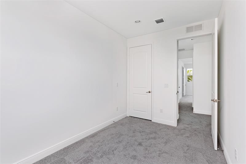 Image 21 of 27 For 6965 Pines Circle  29
