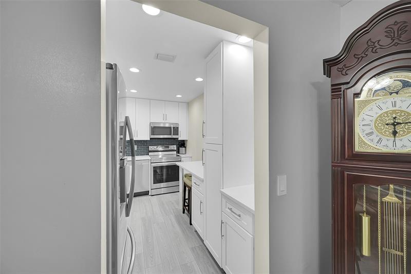 Image 14 of 34 For 10143 45th Trl  473