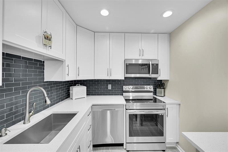 Image 17 of 34 For 10143 45th Trl  473
