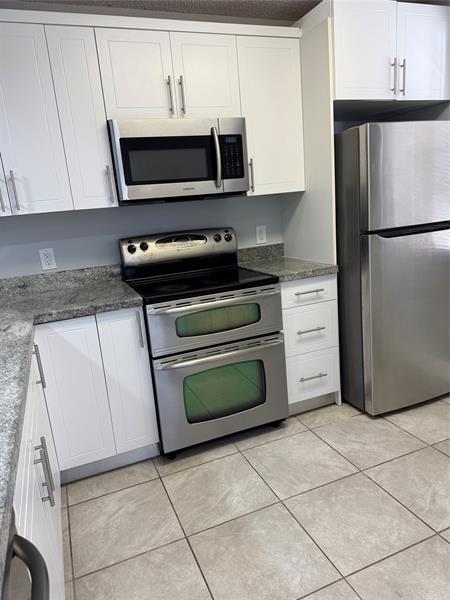 Image 13 of 18 For 6025 Balboa Cir  103