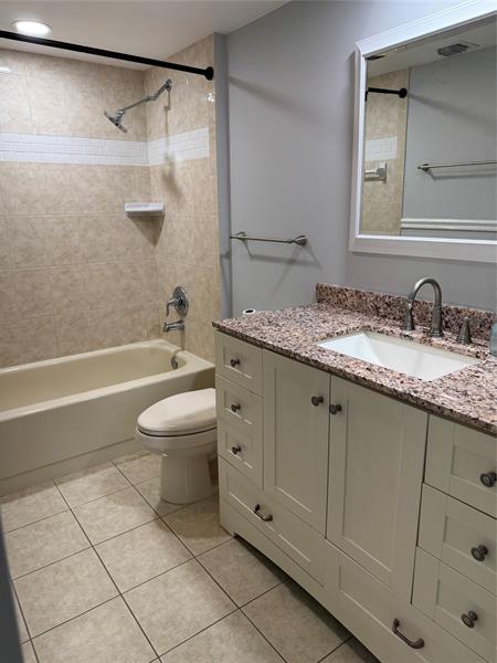 Image 9 of 18 For 6025 Balboa Cir  103