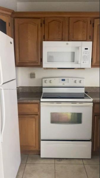 Image 6 of 13 For 8185 7th St  214