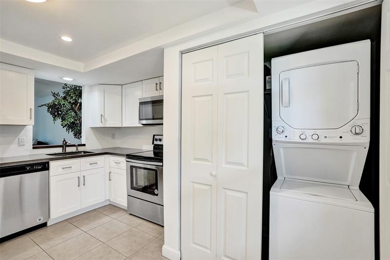 Image 7 of 27 For 1700 80th Ave  107