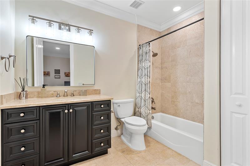 Image 34 of 70 For 220 15th Ave  220