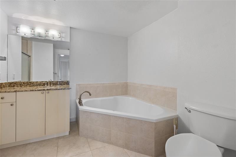 Image 18 of 44 For 1830 Radius Dr  607