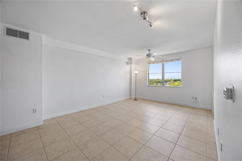 Image 5 of 44 For 1830 Radius Dr  607
