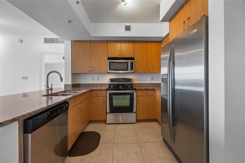 Image 7 of 44 For 1830 Radius Dr  607