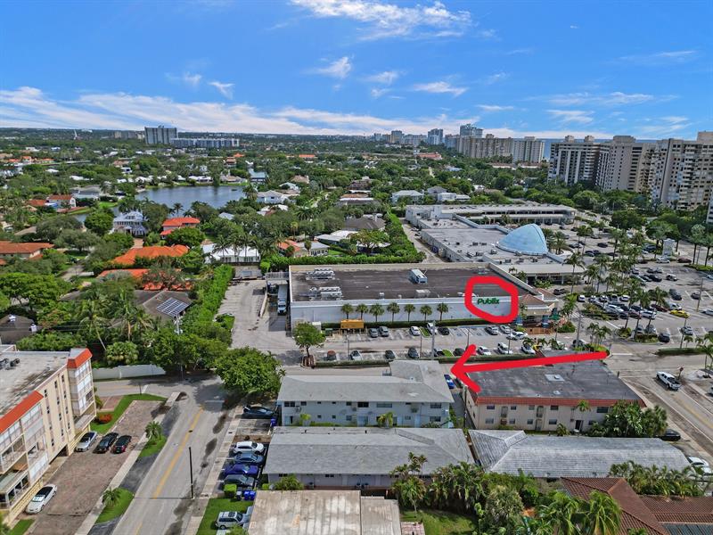 Image 4 of 11 For 4652 Poinciana Street  2