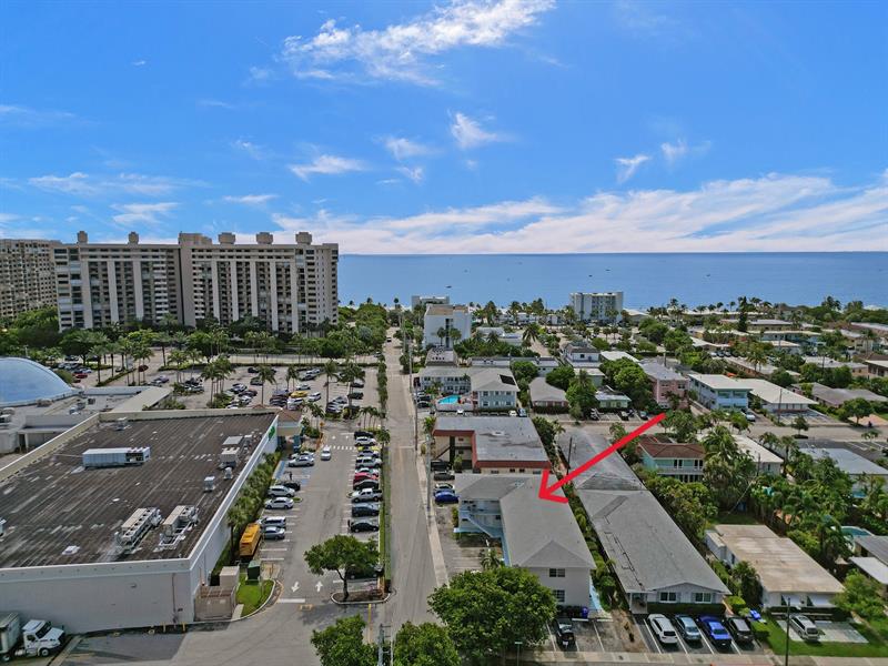 Image 5 of 11 For 4652 Poinciana Street  2