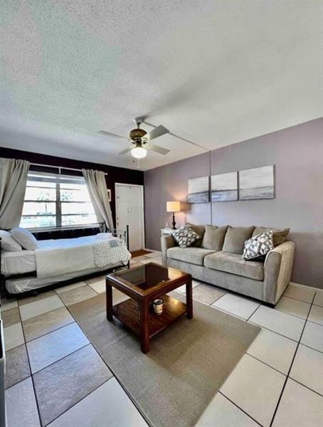 Image 6 of 11 For 4652 Poinciana Street  2