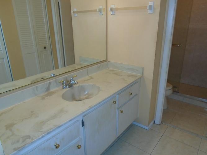 Image 11 of 24 For 6195 Rock Island Rd  402