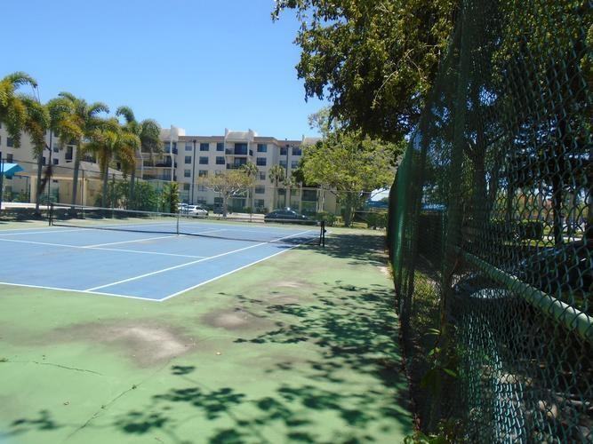 Image 17 of 24 For 6195 Rock Island Rd  402