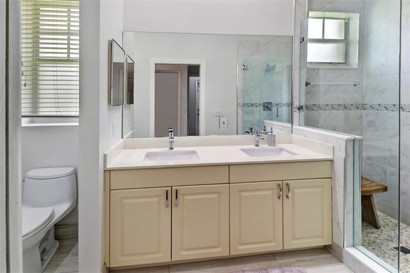Image 10 of 33 For 11955 57th Mnr