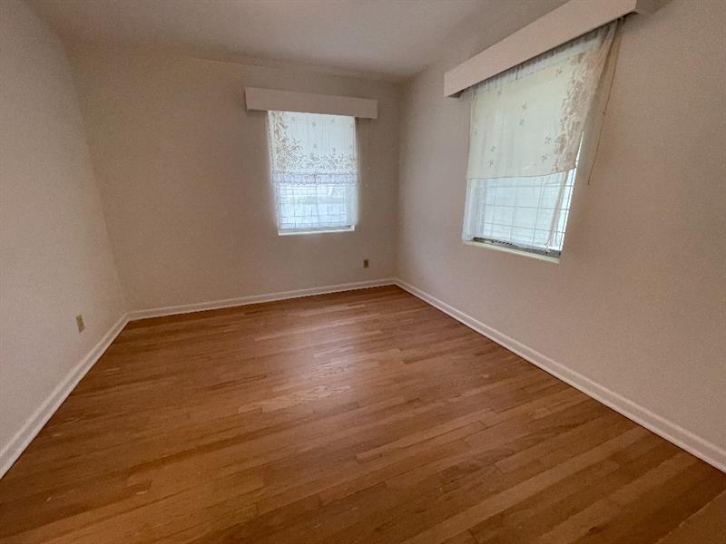 Image 10 of 18 For 723 4th St  
