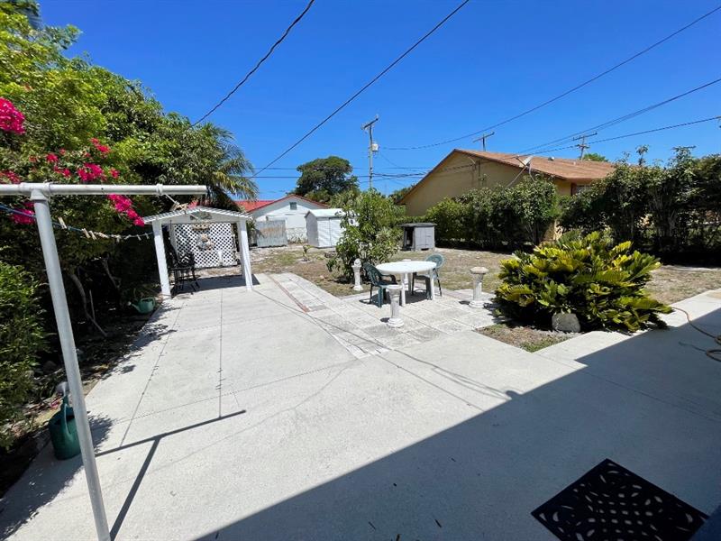 Image 15 of 18 For 723 4th St  
