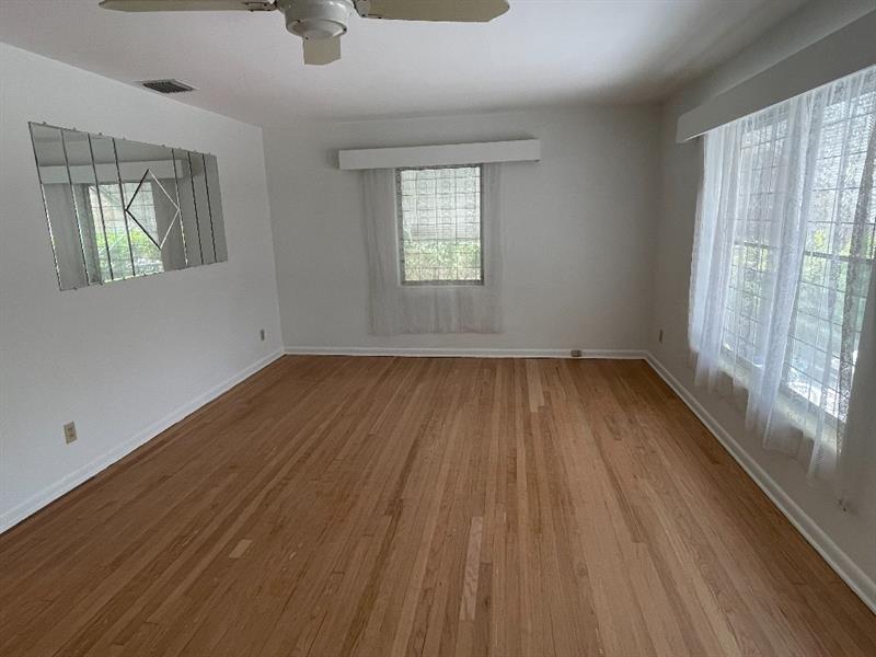 Image 4 of 18 For 723 4th St  