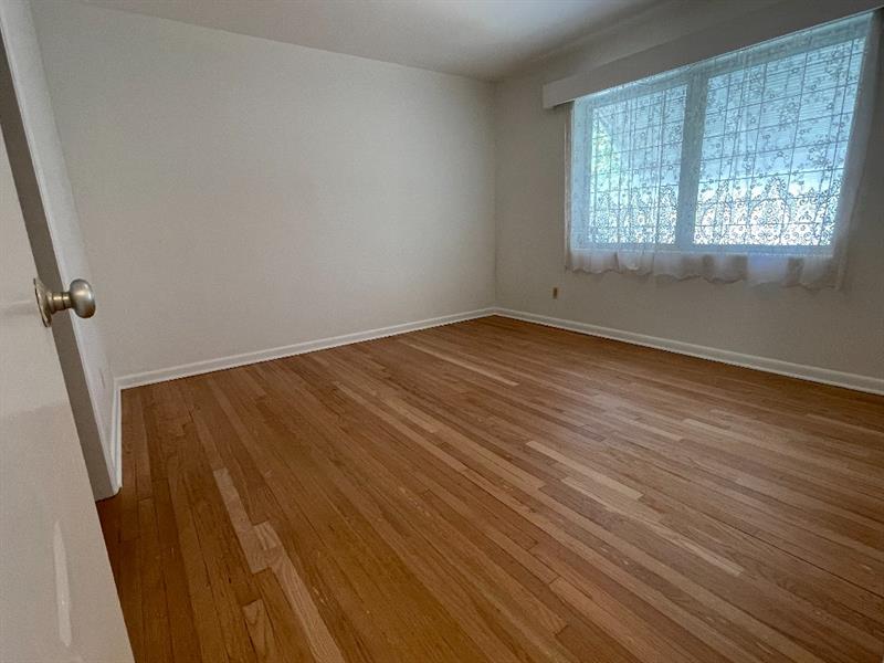 Image 7 of 18 For 723 4th St  