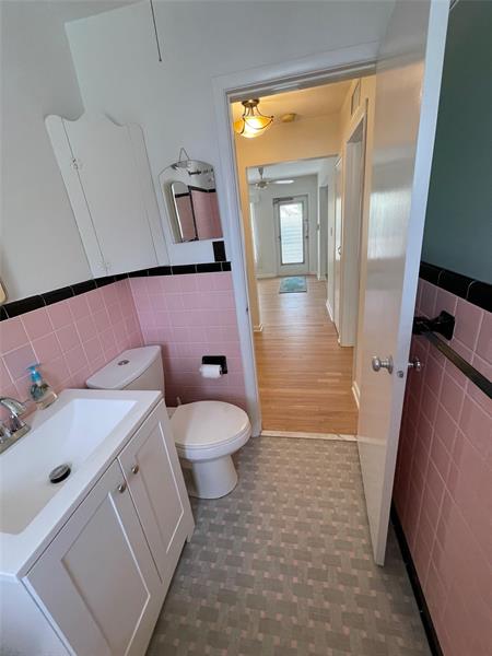 Image 9 of 18 For 723 4th St  