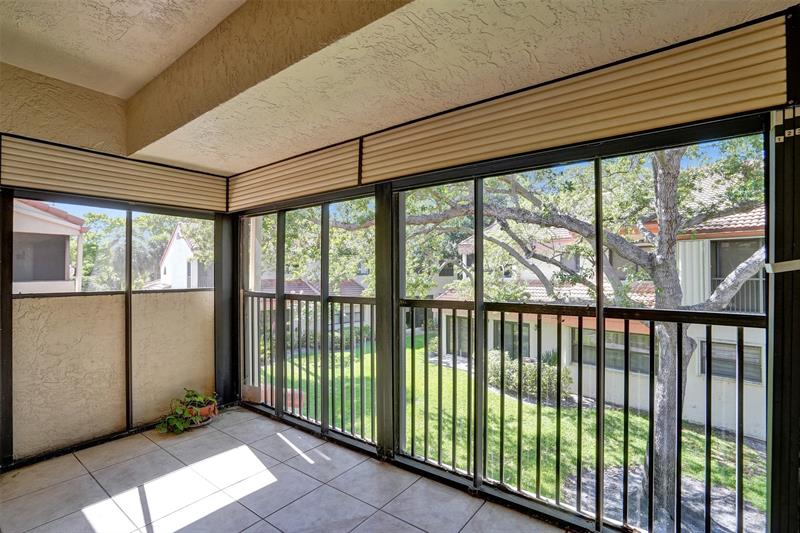Image 12 of 35 For 3407 Emerald Oaks Dr