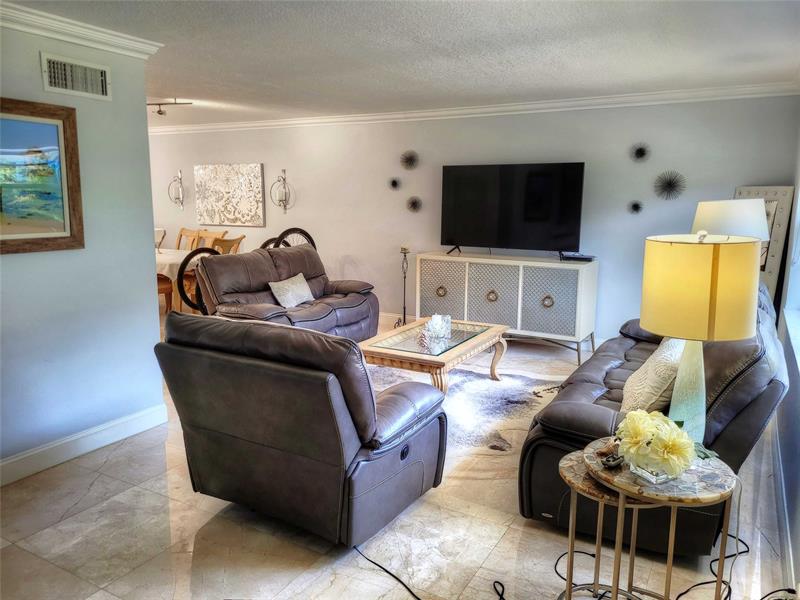 Image 4 of 17 For 5450 Ocean Blvd  39-k