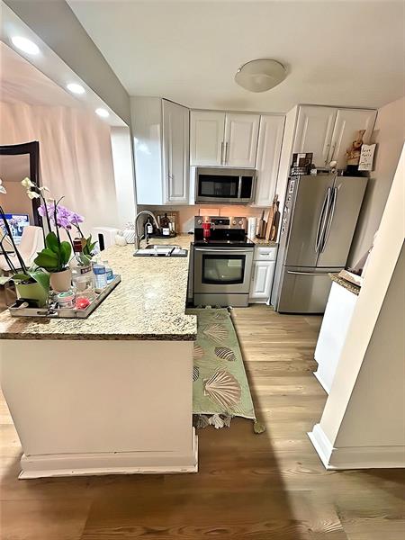 Image 3 of 9 For 9410 Poinciana Pl  303